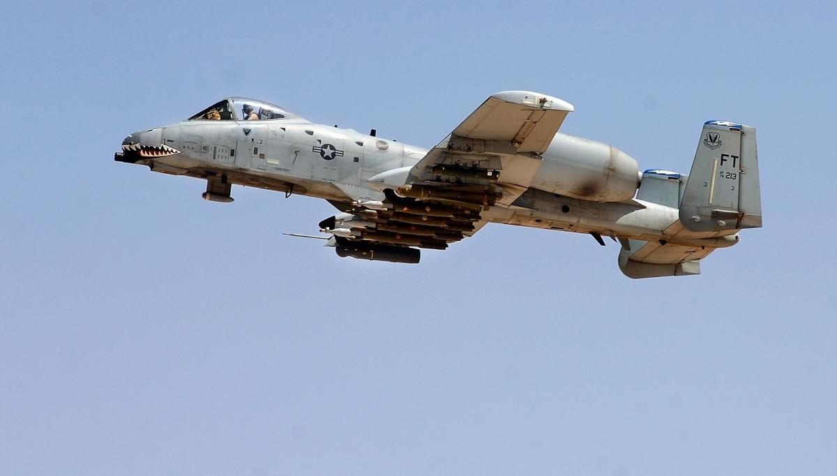 Штурмовик A-10 Thunderbolt II / фото US Army Штурмовик A-10 Thunderbolt II / фото US Army