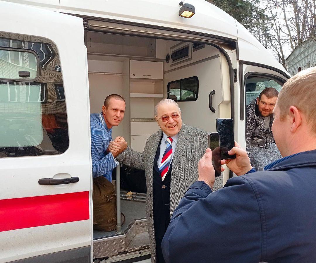 Путинист Петросян защитил сбежавшего из РФ Галкина Путинист Петросян защитил сбежавшего из РФ Галкина