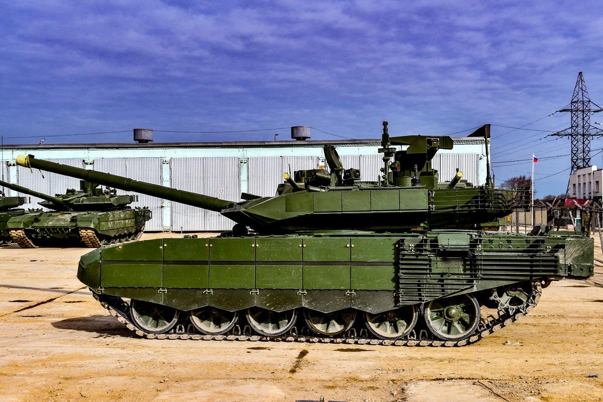 Танки Т-90 поехали на фронт под песни и танцы - для чего это / Минобороны Российской Федерации Танки Т-90 поехали на фронт под песни и танцы - для чего это / Минобороны Российской Федерации