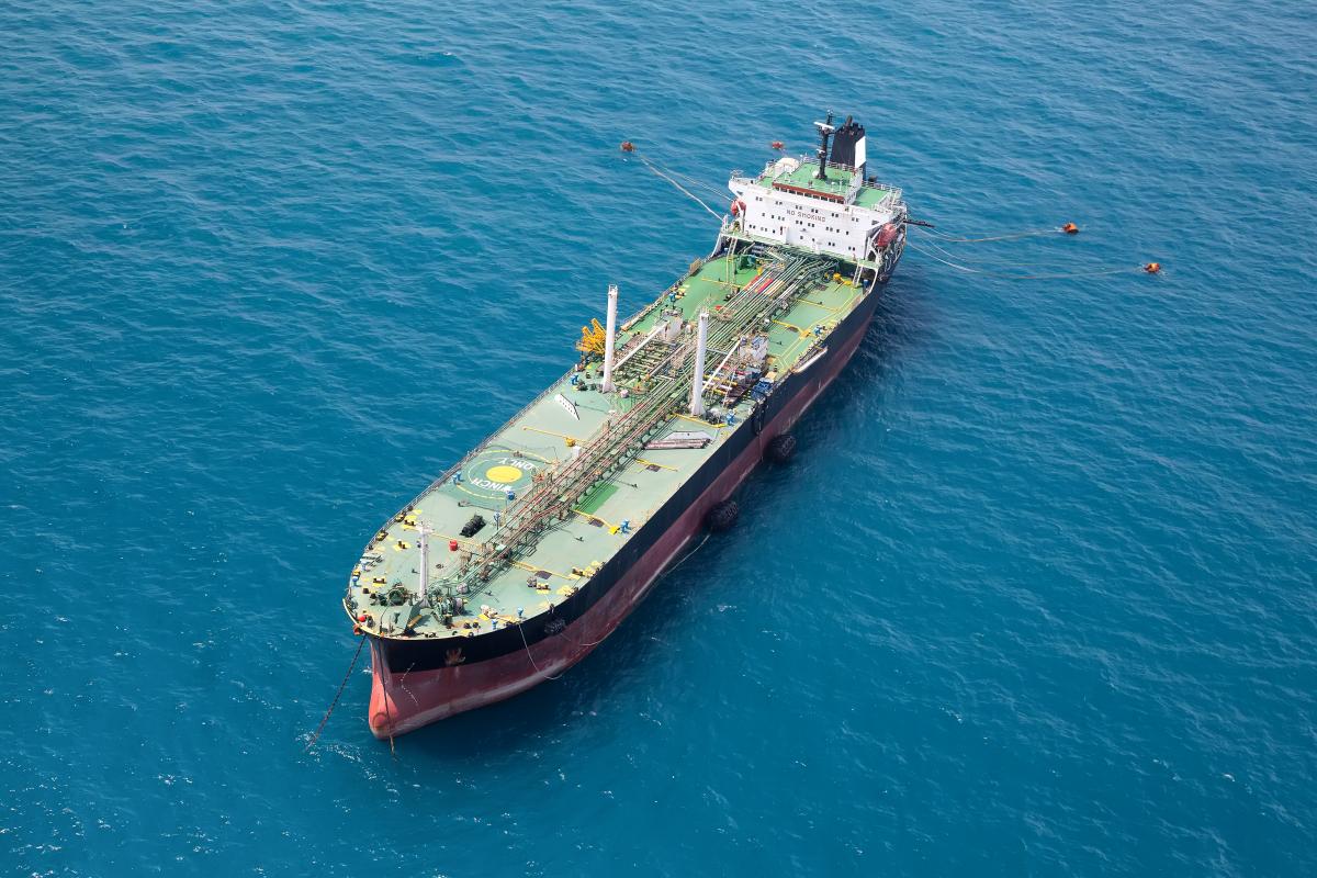 EU sanctions provide for a ban on insurance of ships carrying Russian oil / photo ua.depositphotos.com