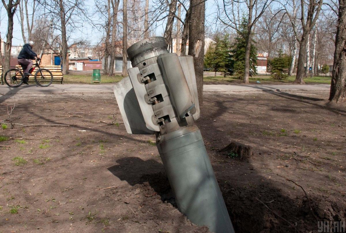 Ракетный удар фактически уничтожил Лозовский дворец культуры / фото УНИАН, Андрей Мариенко