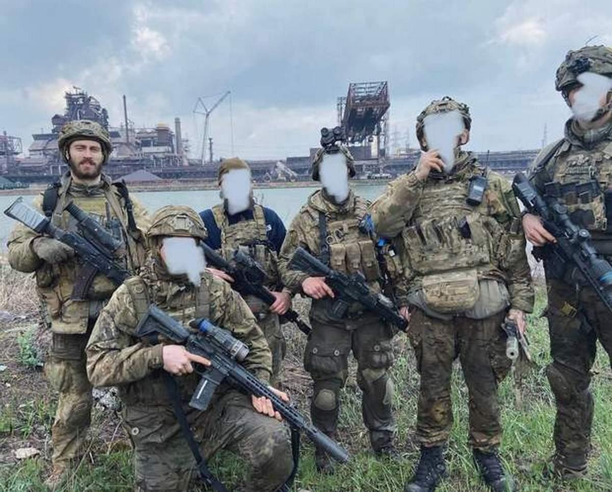 Бійці в спорядженні переплили річку / Фото зроблене одразу по завершенню операції / фото надане Юлією Федосюк