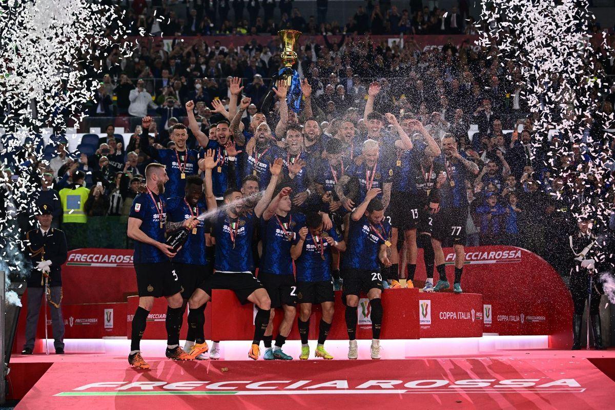 Інтер святкує перемогу в Кубку Італії / фото twitter.com/Inter