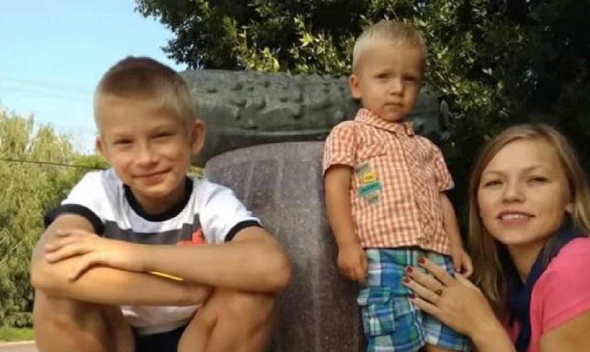 Оккупанты оставили сиротами двух мальчиков на Киевщине / скриншот Оккупанты оставили сиротами двух мальчиков на Киевщине / скриншот