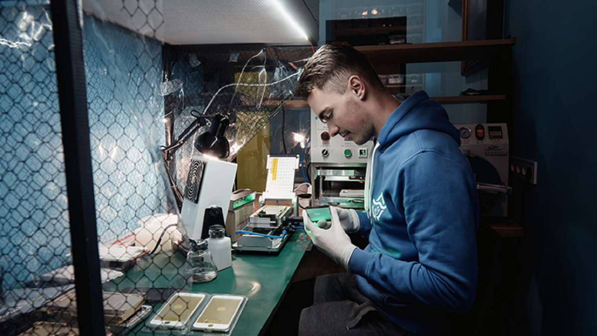 'Ремонт iPhone військовим безкоштовно' - як підтримує наших захисників сервіс ICOOLA.UA 'Ремонт iPhone військовим безкоштовно' - як підтримує наших захисників сервіс ICOOLA.UA