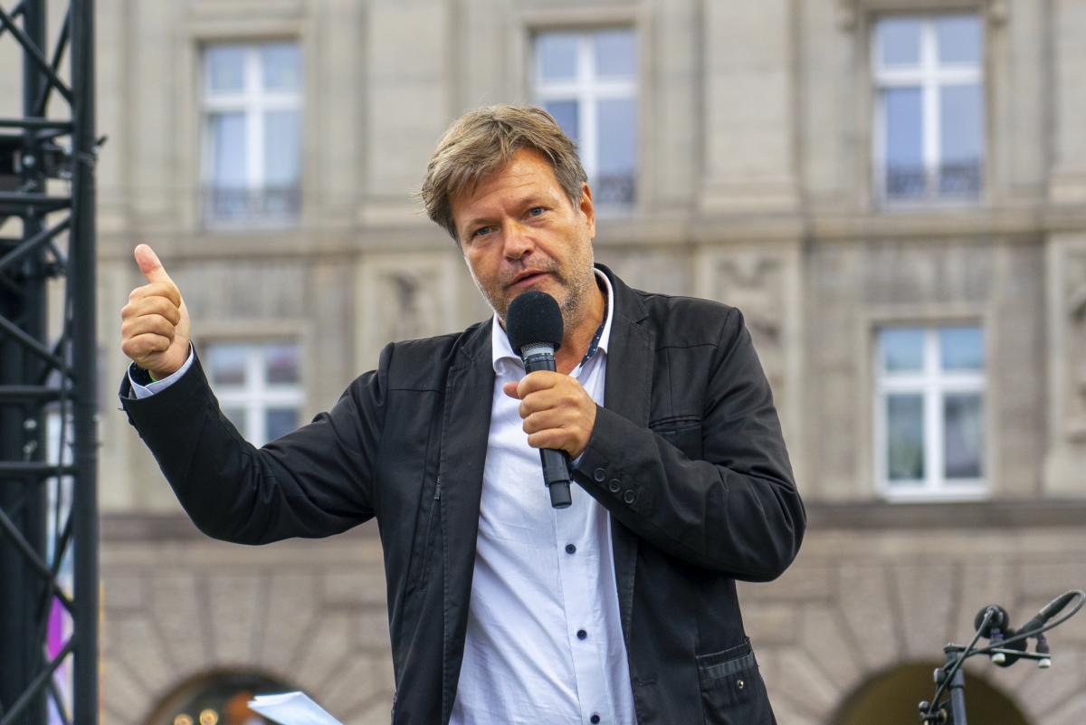 Роберт Габек: Німеччина була надто залежна від поставок газу з Росії / фото ua.depositphotos.com Роберт Габек: Німеччина була надто залежна від поставок газу з Росії / фото ua.depositphotos.com