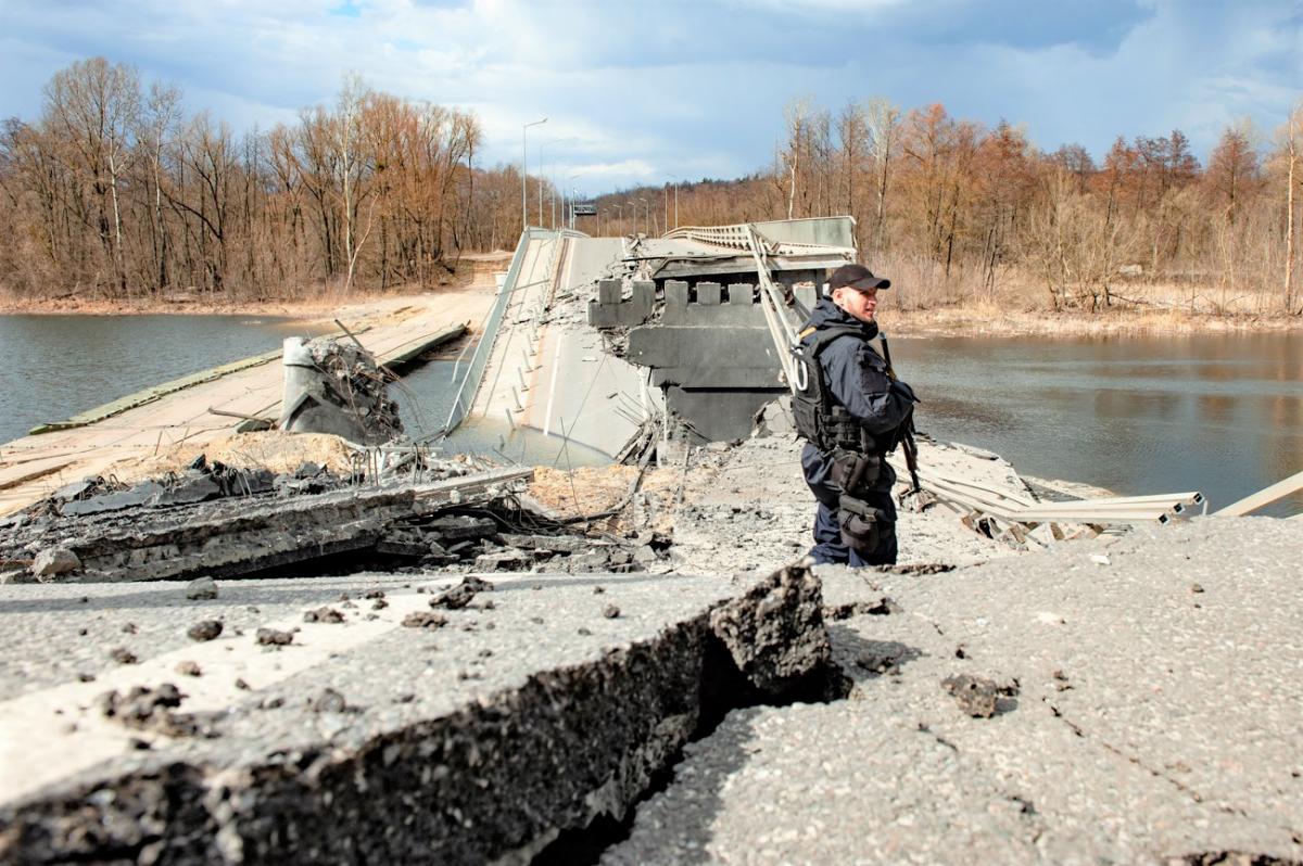 ЗСУ підірвали міст через Ворсклу, яким на Охтирку прямувала російська бронетехніка - фото Олег Дем'яненко