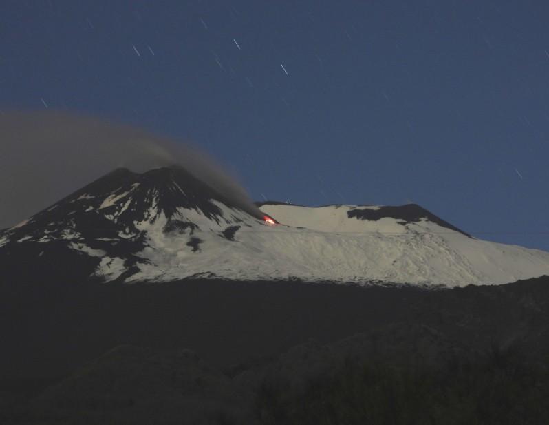 Вулкан Этна вновь начал извергаться / фото INGV-OE