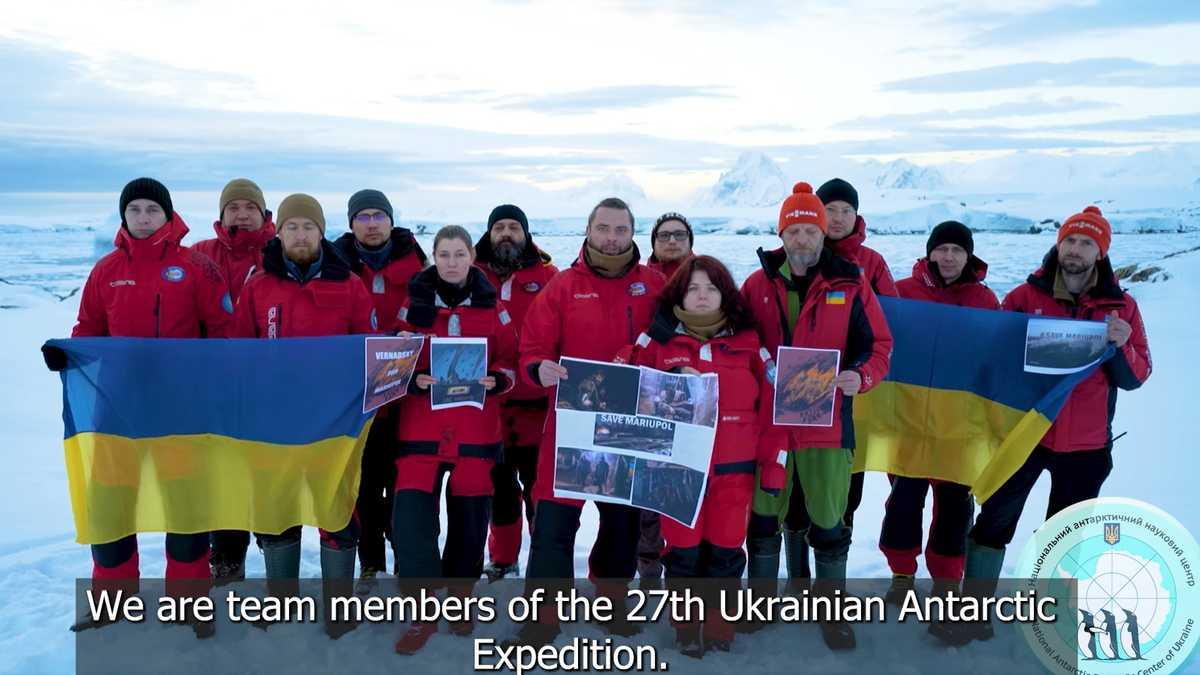 Украинские полярники со станции "Академик Вернадский" записали видео поддержки героям «Азовстали» / скрин видео