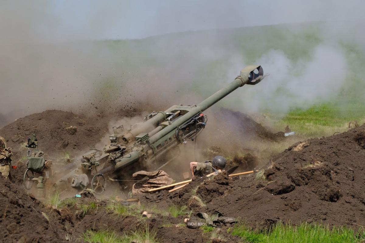 Украинские воины все освоили гаубицы М777 / фото facebook.com/CinCAFU