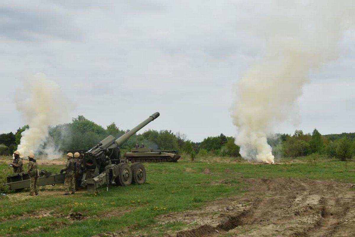 Русские пытаются прорвать оборону / фото facebook.com/GeneralStaff.ua