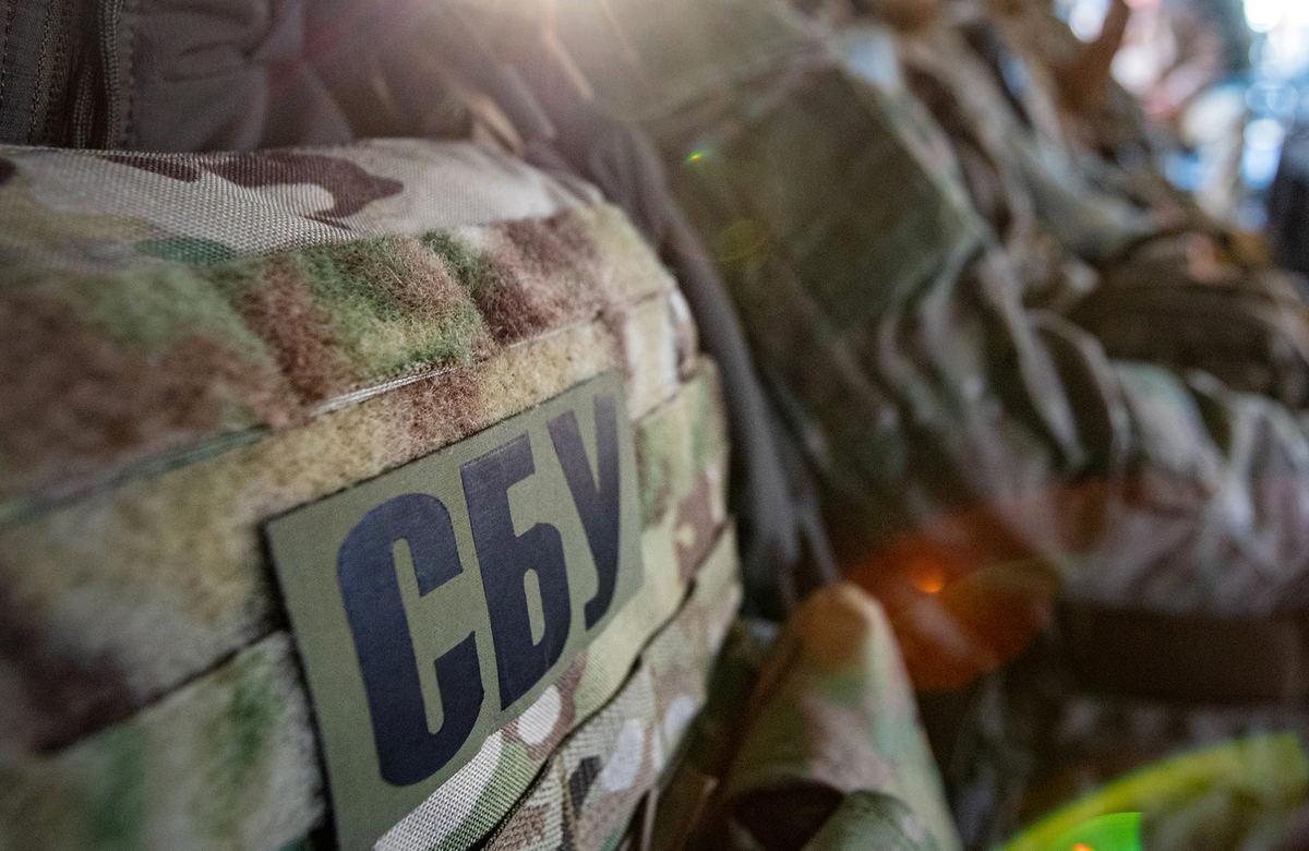 Семенихин писал заявление в СБУ, где рассказывал о преступлениях коллаборантов / фото facebook.SecurSerUkraine Семенихин писал заявление в СБУ, где рассказывал о преступлениях коллаборантов / фото facebook.SecurSerUkraine