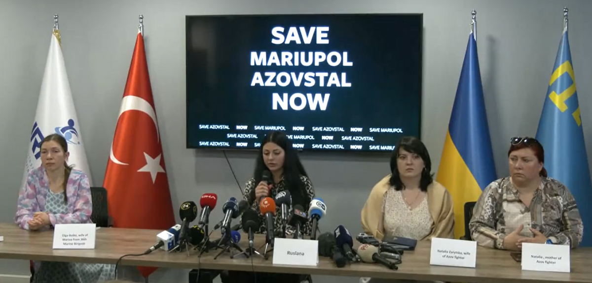 Дружини і матері захисників Маріуполя закликають Ердогана і Сі Цзіньпіна об'єднати зусилля для порятунку українських воїнів / скрін відео Дружини і матері захисників Маріуполя закликають Ердогана і Сі Цзіньпіна об'єднати зусилля для порятунку українських воїнів / скрін відео