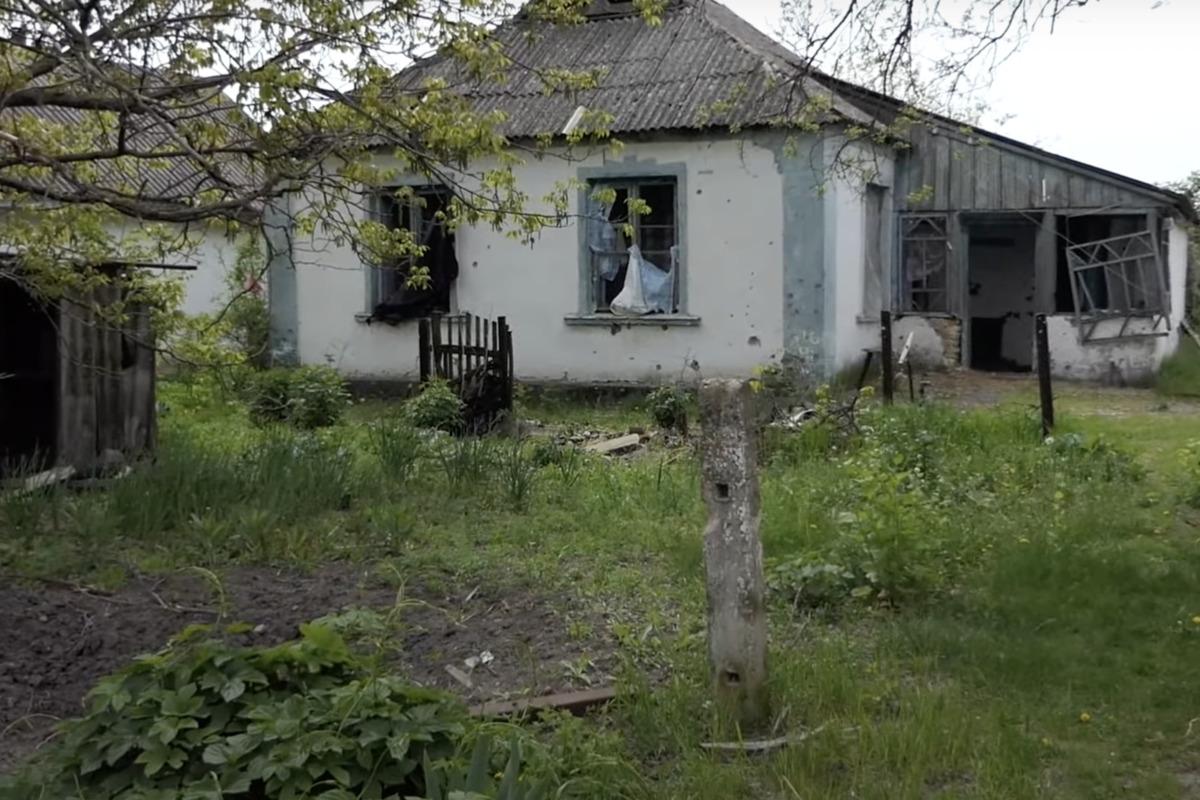 Мешканці кажуть, що їхнє село окупували "ЛДНРівці" / Скріншот