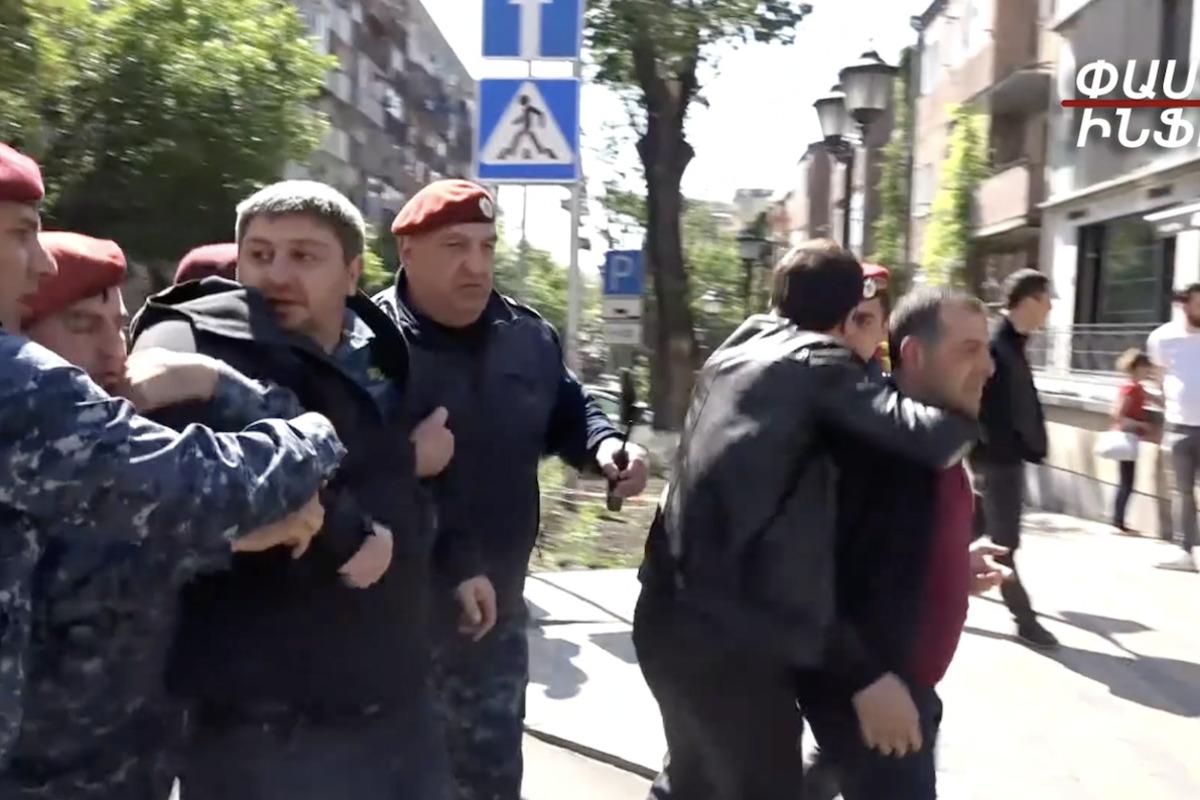 Митинг в Ереване / Скриншот Митинг в Ереване / Скриншот