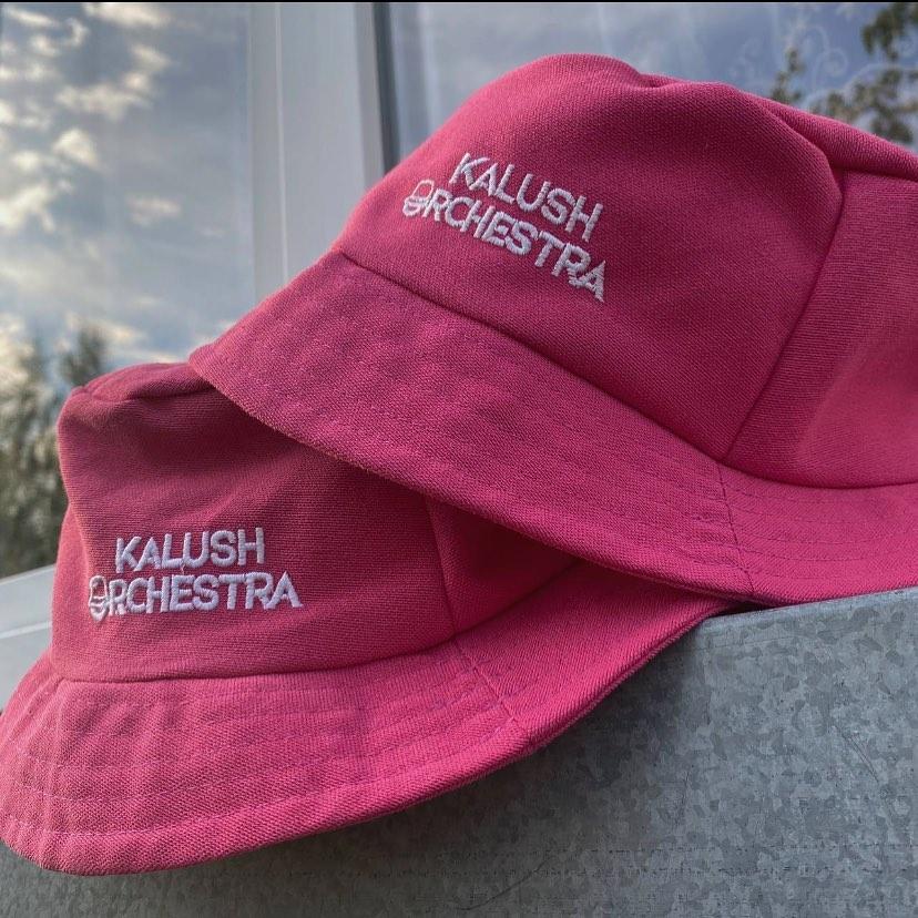 Розовая панама Kalush и Kalush Orchestra / фото instagram.com/panama.kalush Розовая панама Kalush и Kalush Orchestra / фото instagram.com/panama.kalush