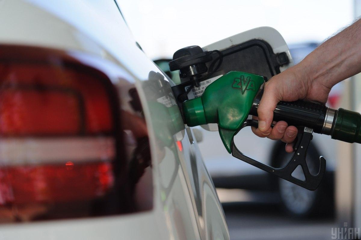 На станціях SOCAR усі види пального здорожчали на 1 гривню за літр / фото УНІАН, Микола Тис На станціях SOCAR усі види пального здорожчали на 1 гривню за літр / фото УНІАН, Микола Тис