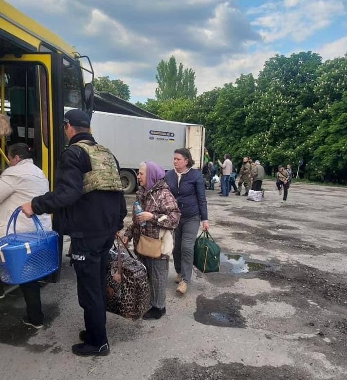 З Луганщини вдалося евакуювати людей \ фото Телеграм-канал голови Луганської ОВА Сергія Гайдая
