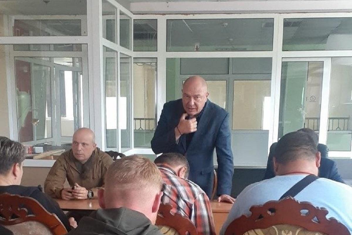Українців хочуть змусити патрулювати вулиці разом з окупантами / фото t.me/andriyshTime Українців хочуть змусити патрулювати вулиці разом з окупантами / фото t.me/andriyshTime