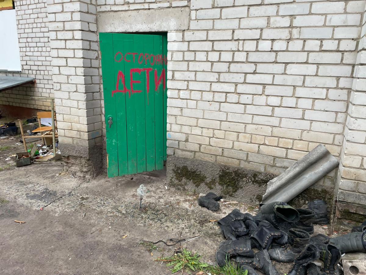 Прокурори здійснили виїзд до села Ягідне для фіксації воєнних злочинів РФ / фото gp.gov.ua Прокурори здійснили виїзд до села Ягідне для фіксації воєнних злочинів РФ / фото gp.gov.ua