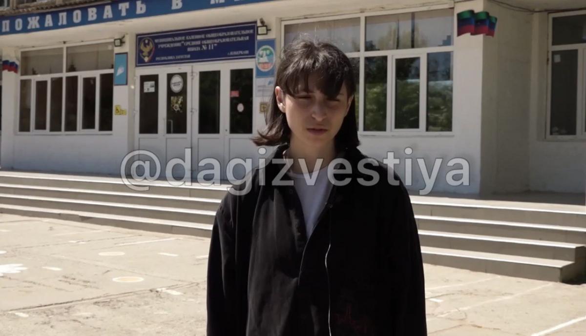 У роликах дівчина каже, що "просто хотіла привернути увагу до себе" / фото: скріншот У роликах дівчина каже, що "просто хотіла привернути увагу до себе" / фото: скріншот