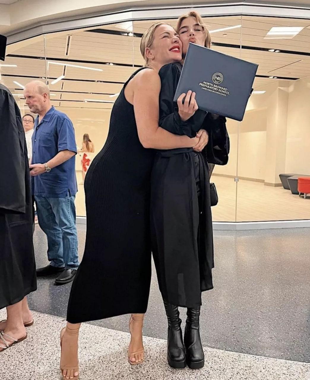 Седокова в США на випускному дочки / Фото - instagram.com Седокова в США на випускному дочки / Фото - instagram.com