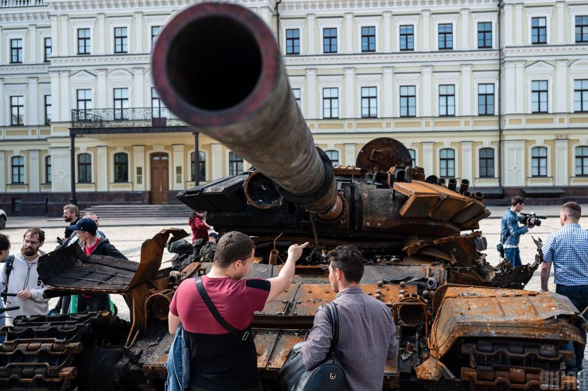 Вартість знищеної техніки зменшується з часом через виснаження російської армії і скорочення ділянок фронту, де ведеться наступ / фото УНІАН (В'ячеслав Ратинський) Вартість знищеної техніки зменшується з часом через виснаження російської армії і скорочення ділянок фронту, де ведеться наступ / фото УНІАН (В'ячеслав Ратинський)