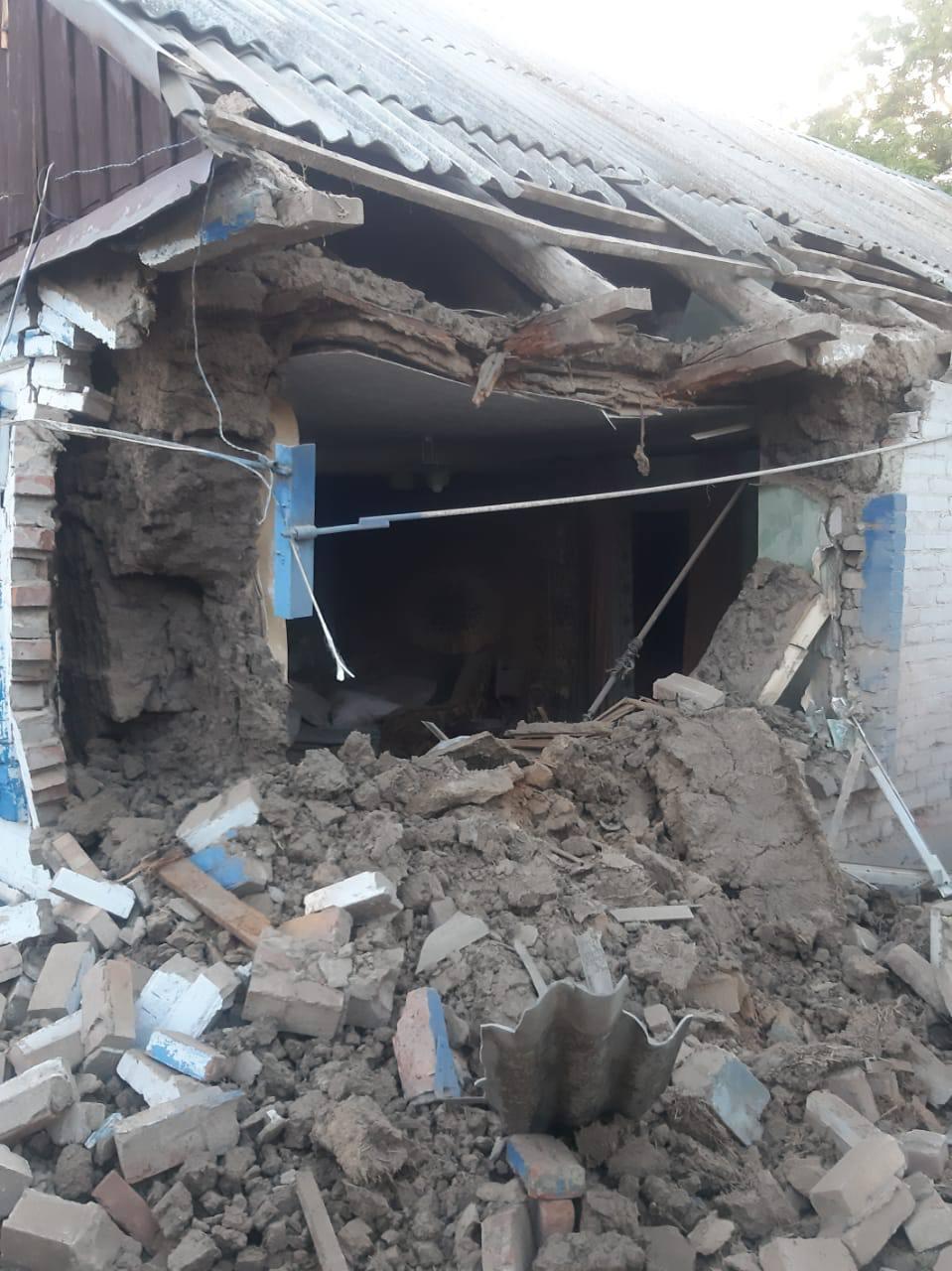 Одна ракета попала в жилой дом / фото Телграм-канал Николая Лукашука