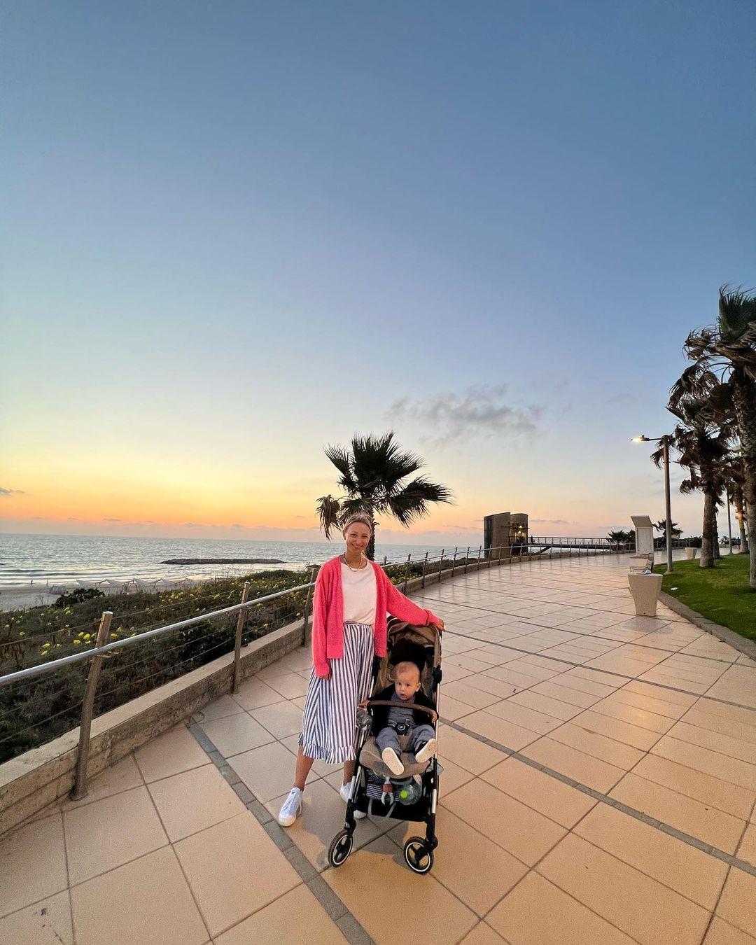 Репяхова з сином в Ізраїлі / Фото - instagram.com