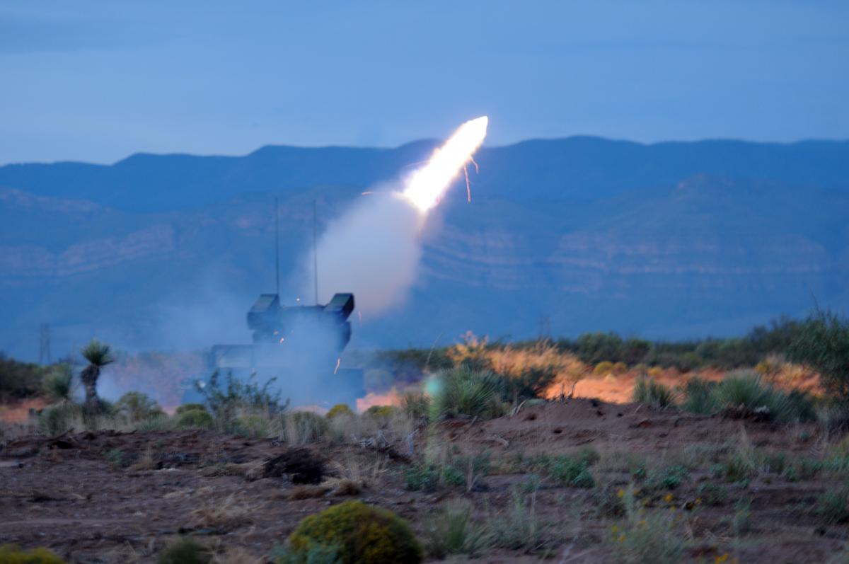 Зенітний ракетний комплекс AN / TWQ-1 Avenger / US Army Зенітний ракетний комплекс AN / TWQ-1 Avenger / US Army