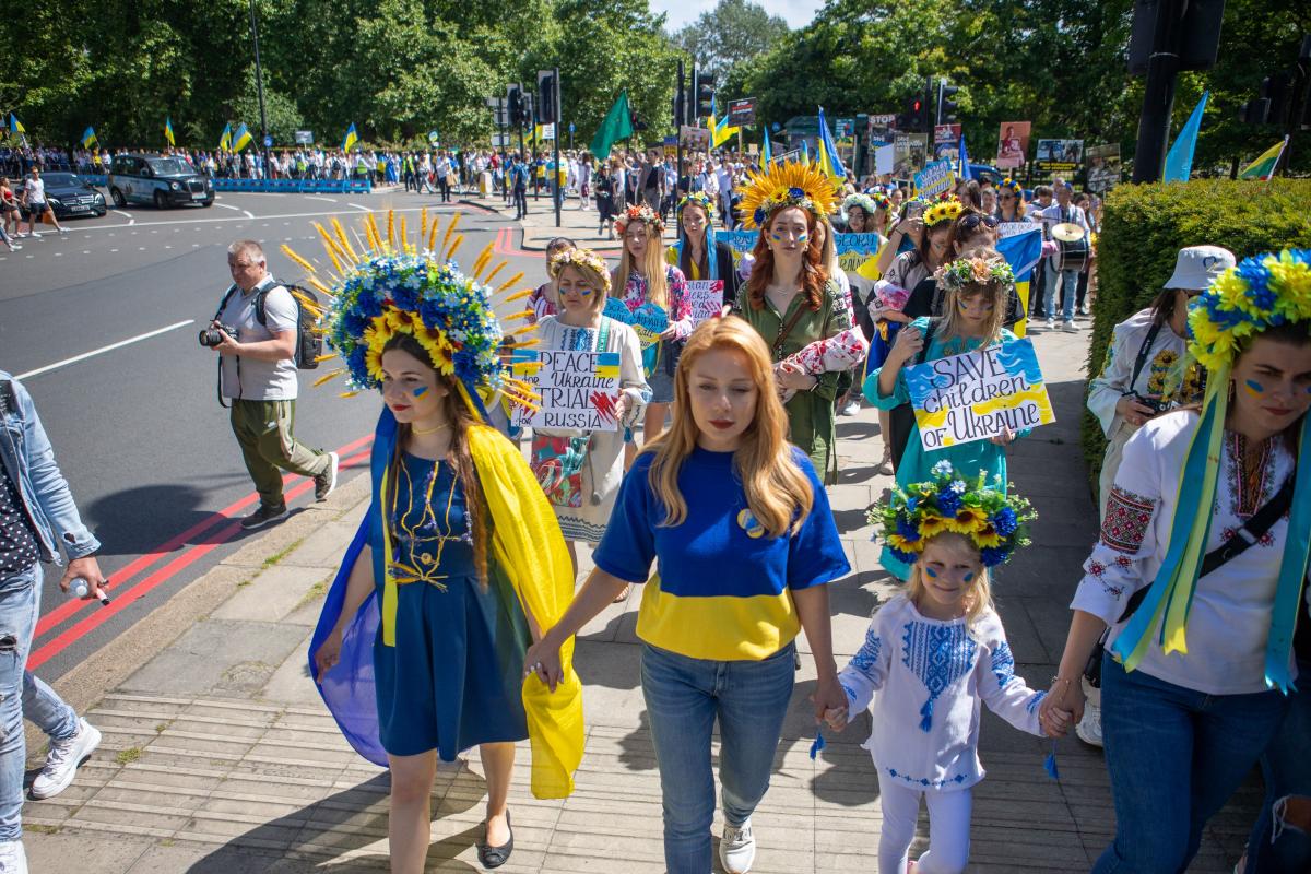 Кароль на Марші Матерів у Лондоні / фото прес-служби Тіни Кароль Кароль на Марші Матерів у Лондоні / фото прес-служби Тіни Кароль