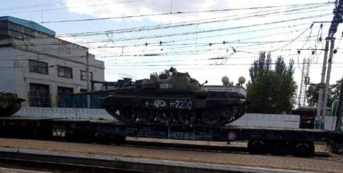 Танки оснащені гарматами із калібром 115 мм / фото InformNapalm Танки оснащені гарматами із калібром 115 мм / фото InformNapalm