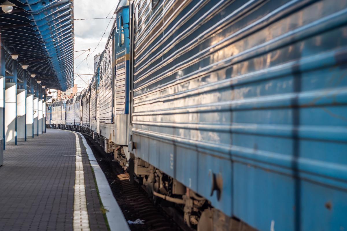 Поезд будет отправляться из Хутор-Михайловского с 10 февраля в 16:34 по пятницам и воскресеньям / фото ua.depositphotos.com