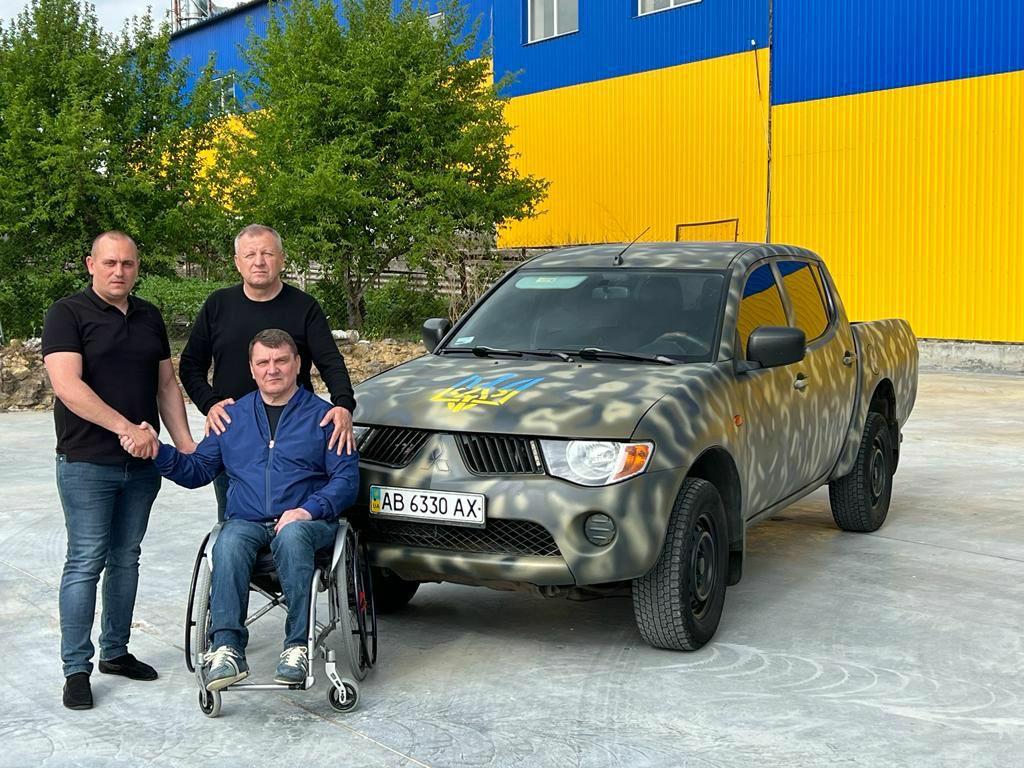 На Вінниччині передали на фронт 20 авто та безкоштовно пролікували 5 тисяч військових і членів їх родин На Вінниччині передали на фронт 20 авто та безкоштовно пролікували 5 тисяч військових і членів їх родин