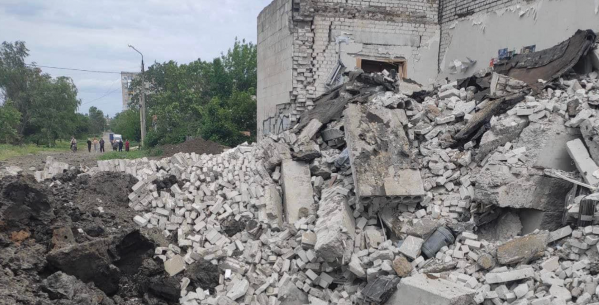 Росіяни зруйнували кінотеатр в Лисичанську/ фото Сергій Гайдай Росіяни зруйнували кінотеатр в Лисичанську/ фото Сергій Гайдай