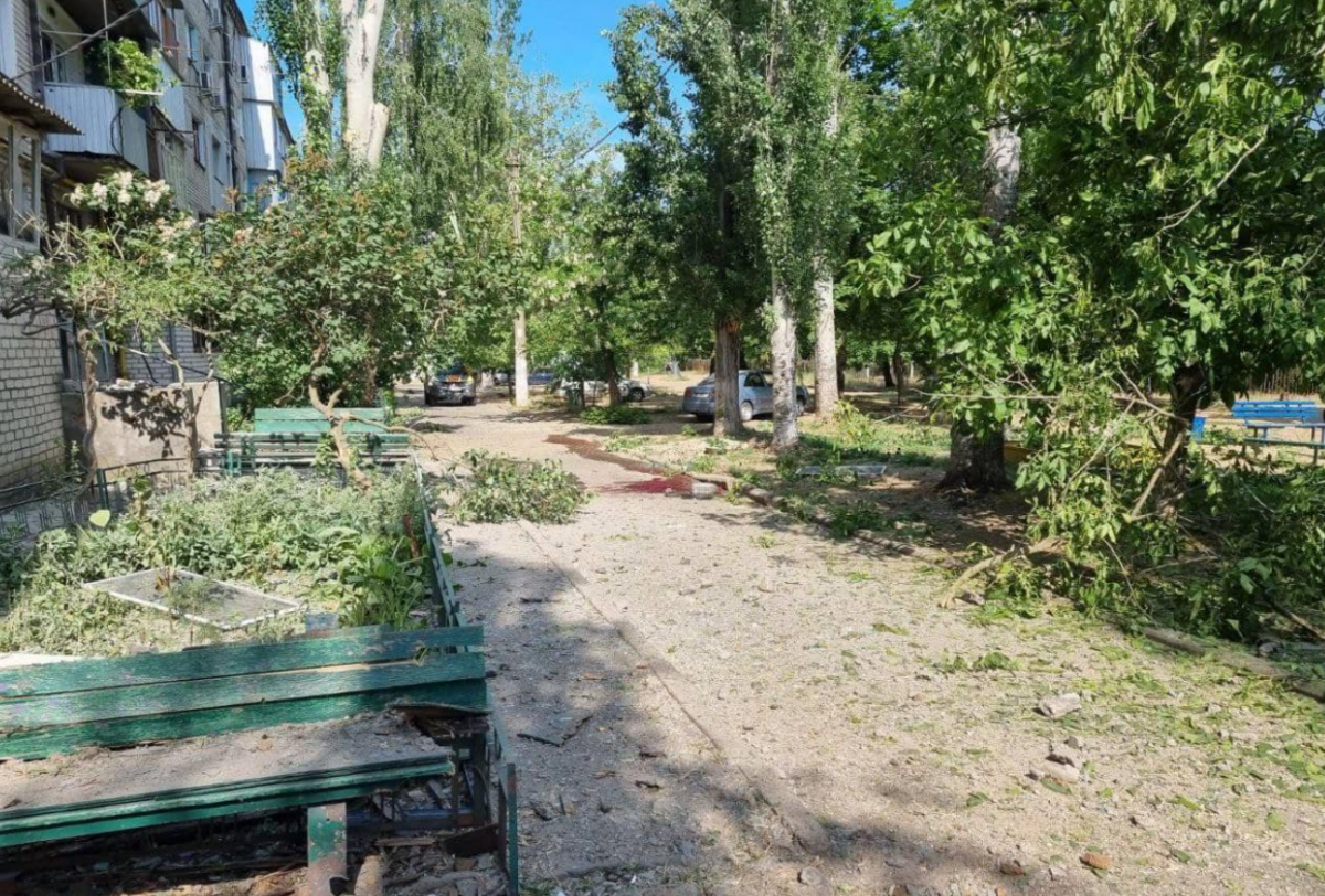 Рашисты продолжают бить по Николаеву / фото Николаевская ОГА Рашисты продолжают бить по Николаеву / фото Николаевская ОГА