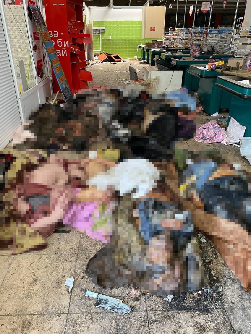 В Мариуполе враги превратили супермаркет на свалку для тел, сообщил советник главы города / фото t.me/mariupolnow