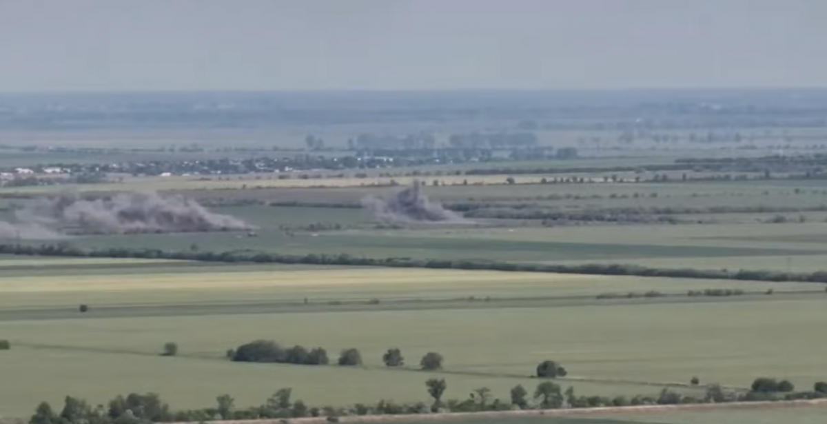 ВСУ показали уничтожение российских оккупантов на юге Украины / скрин видео ВСУ показали уничтожение российских оккупантов на юге Украины / скрин видео