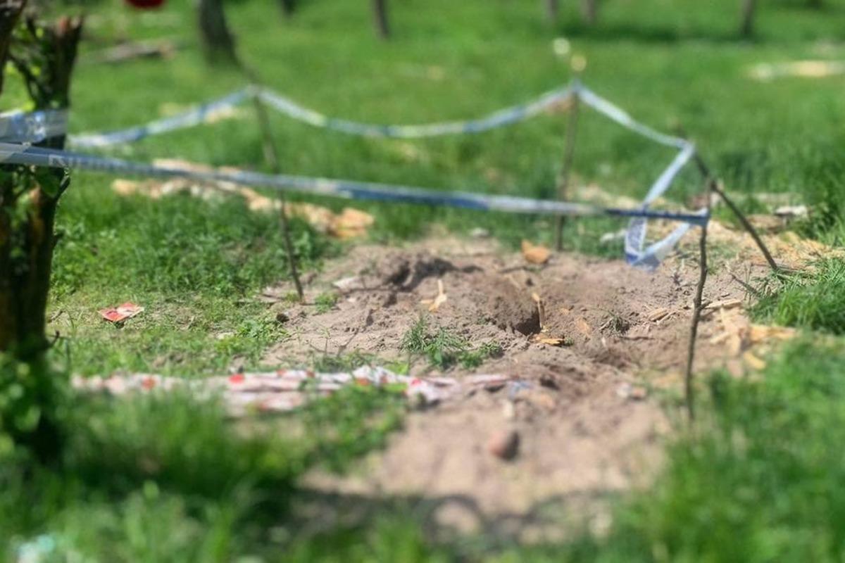 На Киевщине нашли тело мирного жителя / фото facebook.com/pol.kyivregion На Киевщине нашли тело мирного жителя / фото facebook.com/pol.kyivregion