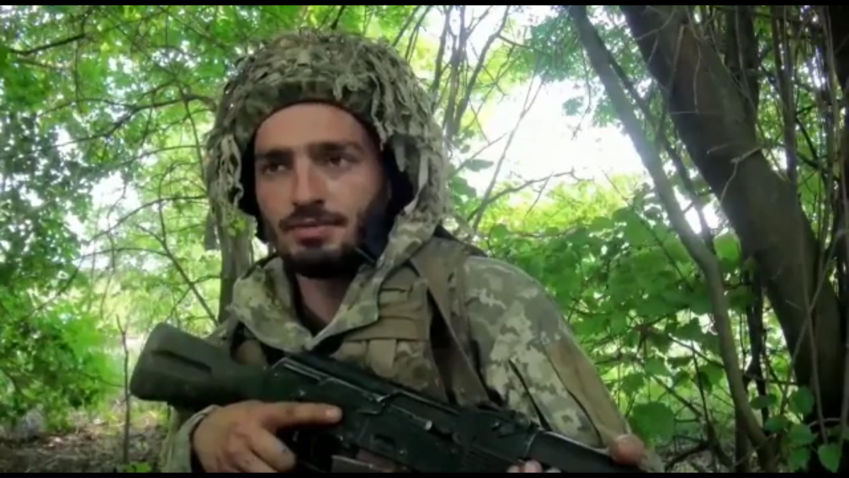 Бойцы 25-й бригады с передовой рассказали о том, как проходят бои на Донбассе / скриншот с видео Бойцы 25-й бригады с передовой рассказали о том, как проходят бои на Донбассе / скриншот с видео