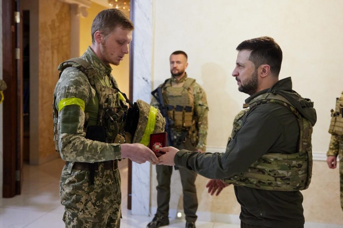 Фото Зеленский на передовой вручил военным государственные награды 29 мая 2022