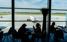 Зеленский обещает отстроить уничтоженную россиянами полосу Одесского аэропорта