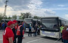 Больше 150 мариупольцев из "Азовстали" прибыли в Запорожье (фото, видео)
