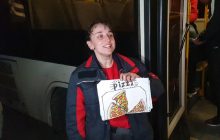 "Тьотя Суп": як проста жінка годувала дітей на "Азовсталі" та не давала їм сумувати (відео)