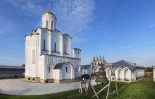 Ракетний удар по лаврі на Донбасі: Ткаченко розповів подробиці та показав наслідки (фото)