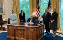 Байден підписав ленд-ліз для України (фото, відео)