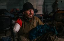"Антисанитария, мухи, запах": боец из "Азовстали" рассказал, как лечат 600 раненых