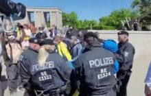 Кулеба вважає морально злочинною заборону української символіки 8-9 травня у Берліні