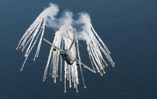 Boeing C-17: самолет, перевозящий оружие из США через океан в Украину