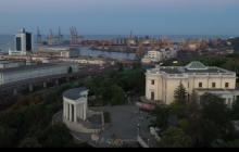 В центре Одессы в результате ракетного обстрела пострадал Воронцовский дворец